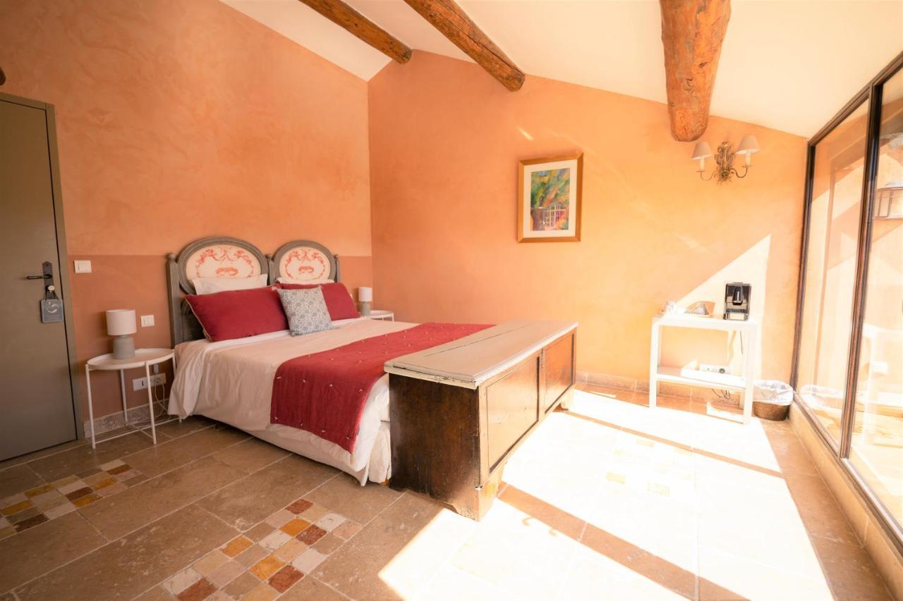 Hotel Le Mas Des Gres & Restaurant Sous Les Platanes Lagnes 外观 照片