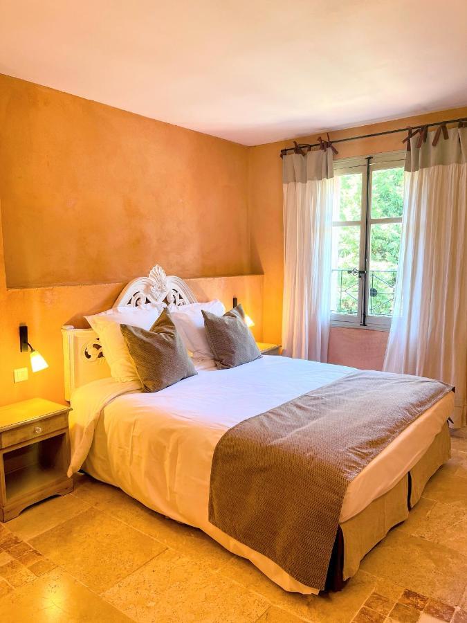 Hotel Le Mas Des Gres & Restaurant Sous Les Platanes Lagnes 外观 照片